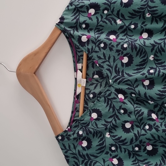 Boden short sleeve green floral blouse - Picture 2 of 4